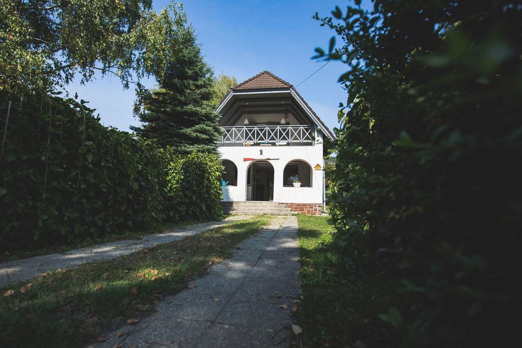 Villa Csónakos ház / The boat house Badacsonyörs Exterior foto